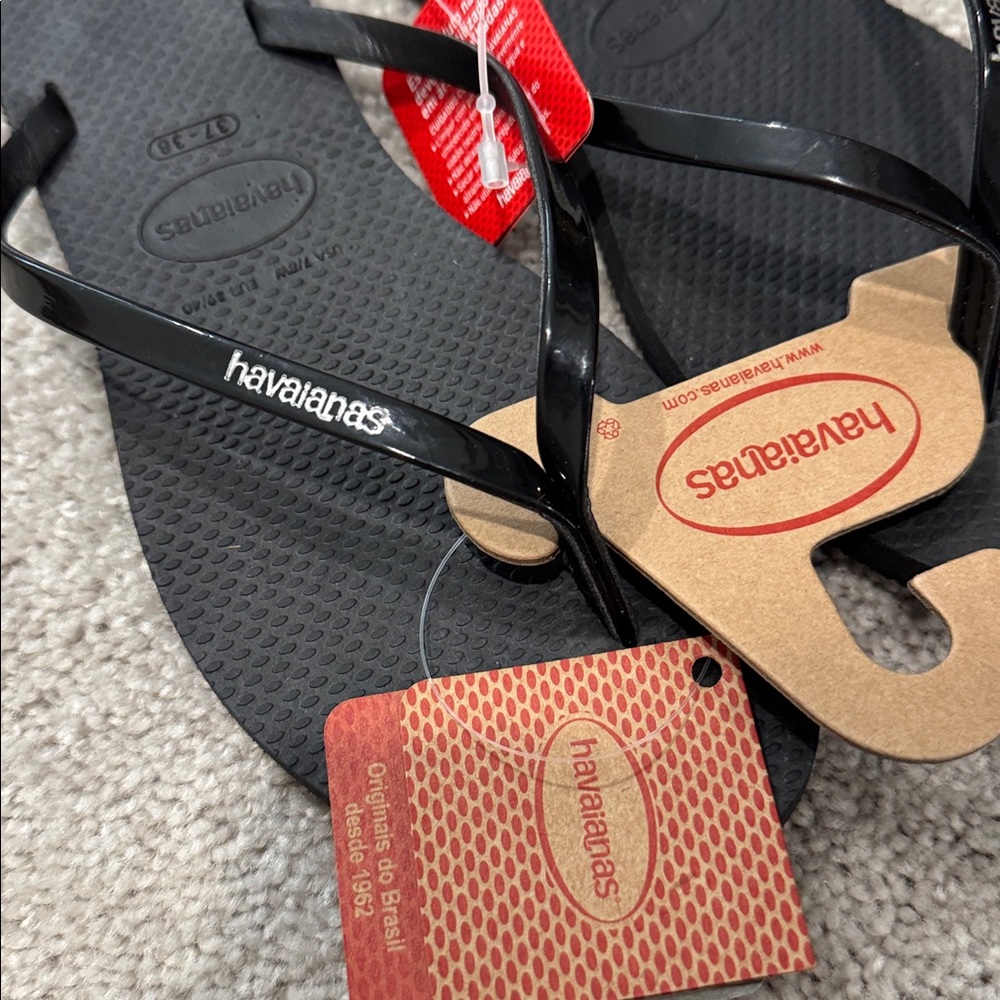 Havaianas Women’s Slim Flip Flops in Black - Picture 3 of 5
